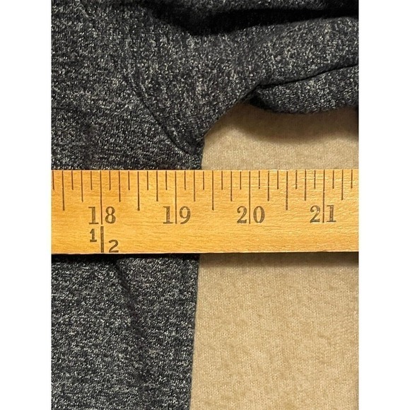 Lions Crest Hoodie Men's Small Gray Pockets - Picture 6 of 11